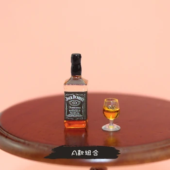 Domeček pro panenky Miniaturní 1:12 Populární Whiskey s Skla Naplněné Láhve na Pití Model pro Panenku Dům, Hrát Potravin Příslušenství